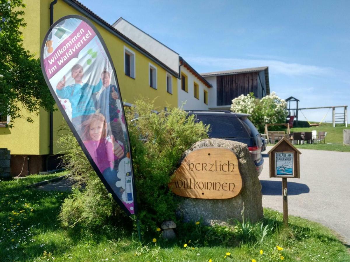 Kindererlebnis- Und Biobauernhof Hipp-Bruckner Wornharts Exterior photo
